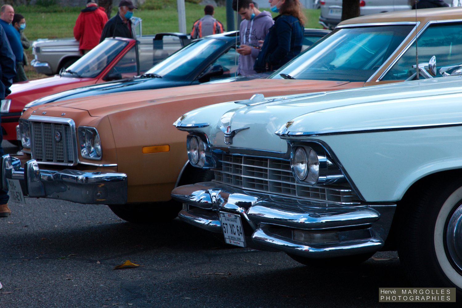 Ford Grand Torino-Chevrolet Imperial.jpg